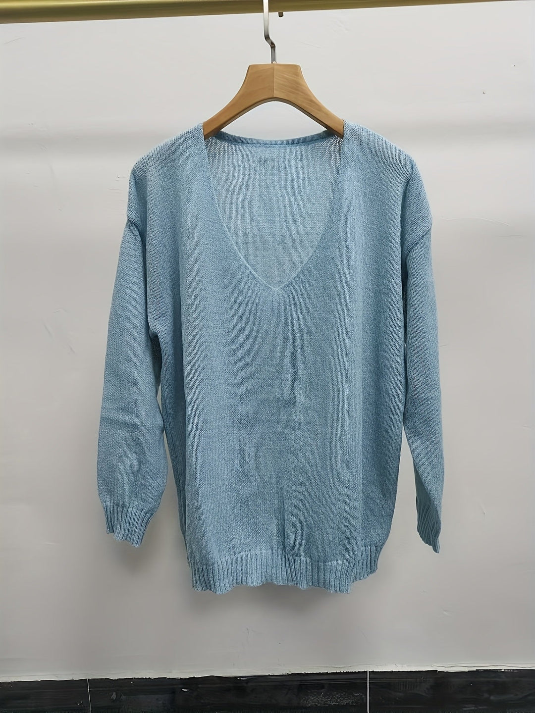 LIANNE – PLUSH V-NECK SWEATER